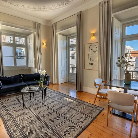 Le Consulat Отель 4*