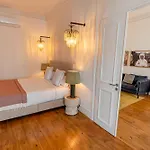 Le Consulat Отель 4*