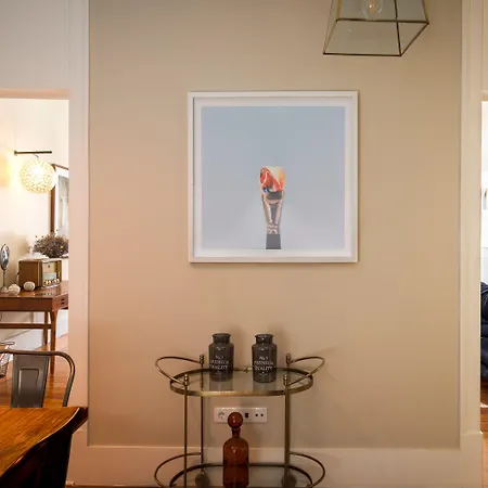 Le Consulat מלון 4*