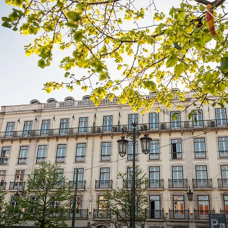 Le Consulat Hotel