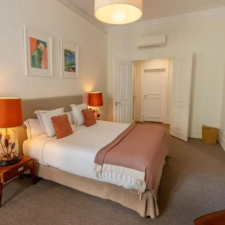Le Consulat Hotel 4*
