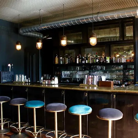 Le Consulat Hotel